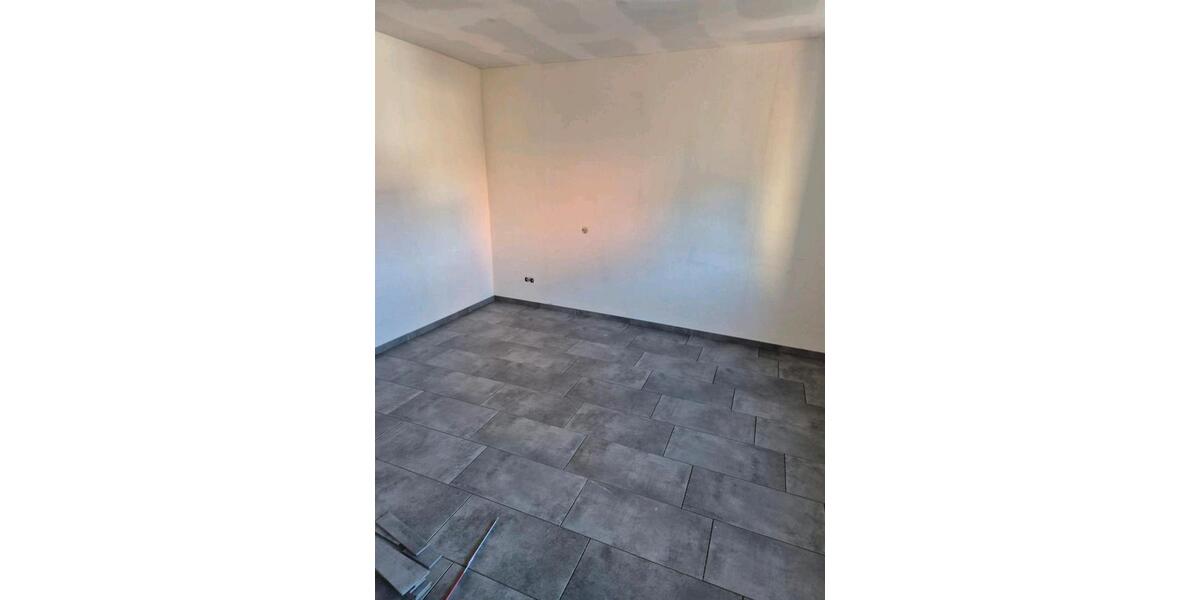 Doppelhaushälfte Illingen - 7 Zimmer, 260 m&sup2;, 320.000&euro; | Angebot:24786582