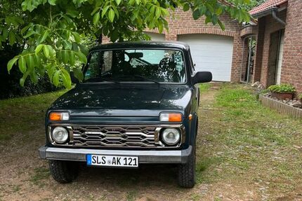 Lada Niva 67.000 km 8.000 &euro; Dillingen 66763