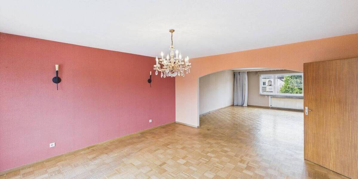 Einfamilienhaus Saarlouis Lisdorf - 8 Zimmer, 244 m&sup2;, 590.000&euro; | Angebot:25687196