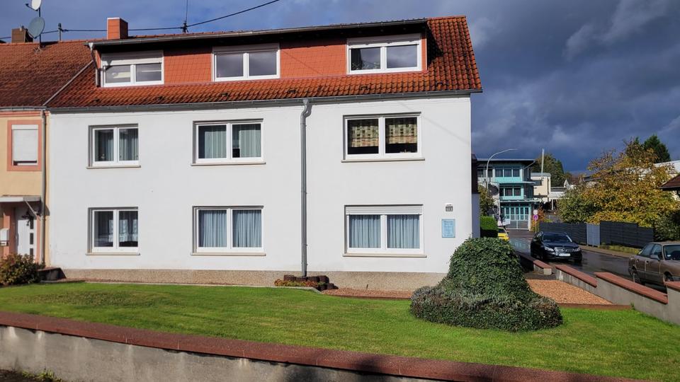 Einfamilienhaus Schwalbach - 10 Zimmer, 270 m&sup2;, 390.000&euro; | Angebot:23470755