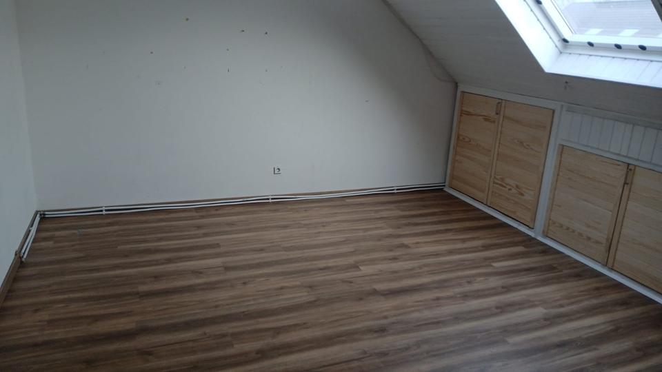 Dachgeschoßwohnung Völklingen - 3 Zimmer, 110 m&sup2;, 500&euro; | Angebot:25592290