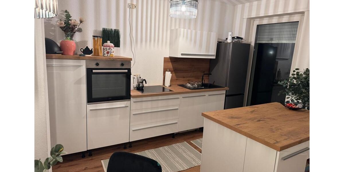 Etagenwohnung Saarbrücken - 2 Zimmer, 80 m&sup2;, 900&euro; | Angebot:25916352