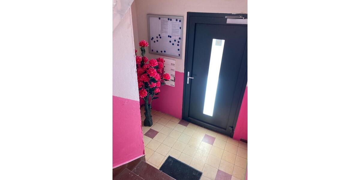 Etagenwohnung Saarbrücken West - 1 Zimmer, 40 m&sup2;, 315&euro; | Angebot:26683699