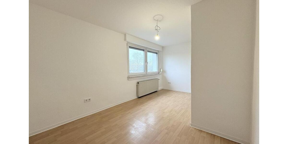 Dachgeschoßwohnung Saarbrücken West - 4 Zimmer, 116 m&sup2;, 1.100&euro; | Angebot:25064793