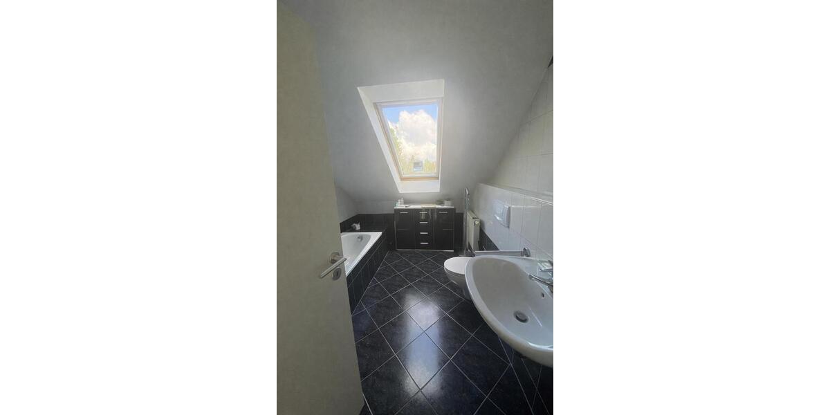 Dachgeschoßwohnung Saarbrücken St. Arnual - 3 Zimmer, 69 m&sup2;, 769&euro; | Angebot:26649519