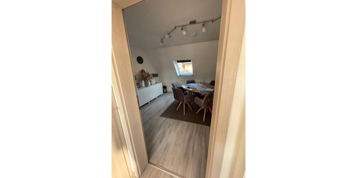Dachgeschoßwohnung Homburg - 4 Zimmer, 110 m&sup2;, 950&euro; | Angebot:25300674