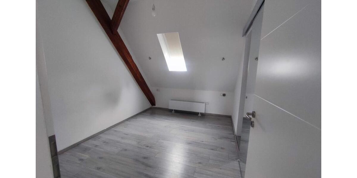 Dachgeschoßwohnung Zweibrücken - 3 Zimmer, 68 m&sup2;, 700&euro; | Angebot:24811338