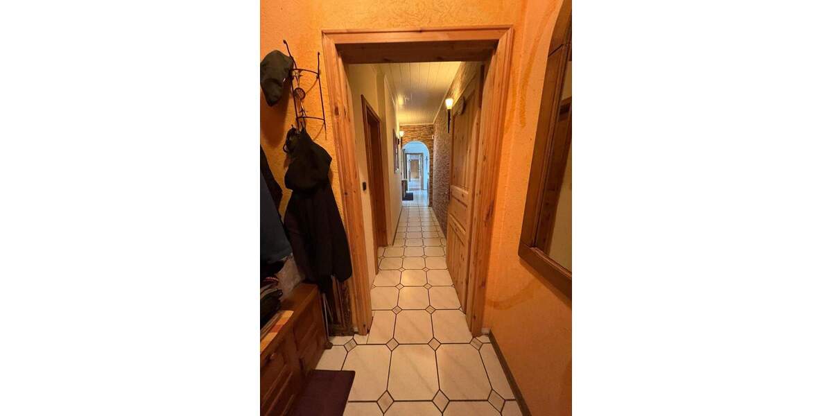 Reihenmittelhaus Friedrichsthal - 8 Zimmer, 200 m&sup2;, 197.000&euro; | Angebot:25686436