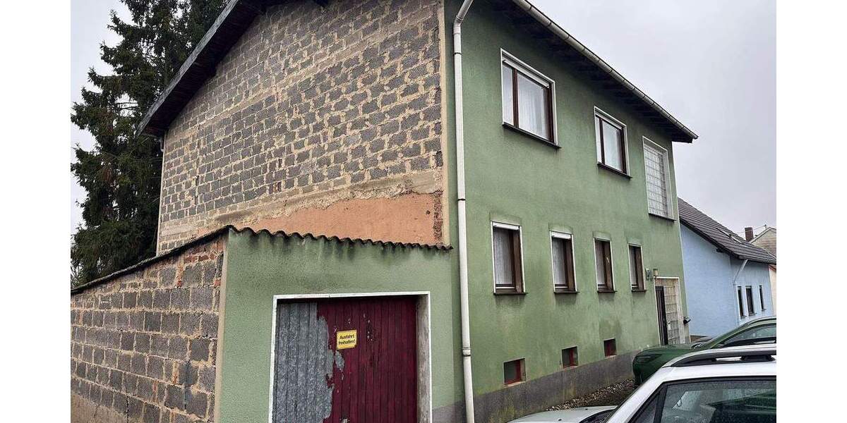 Einfamilienhaus Schiffweiler Heiligenwald - 8 Zimmer, 162 m&sup2;, 126.000&euro; | Angebot:25669773