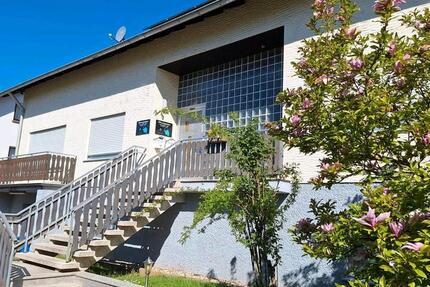 Wohnung Saarbrücken Eschberg - 4 Zimmer, 125 m&sup2;, 1.150&euro; | Angebot:26413211