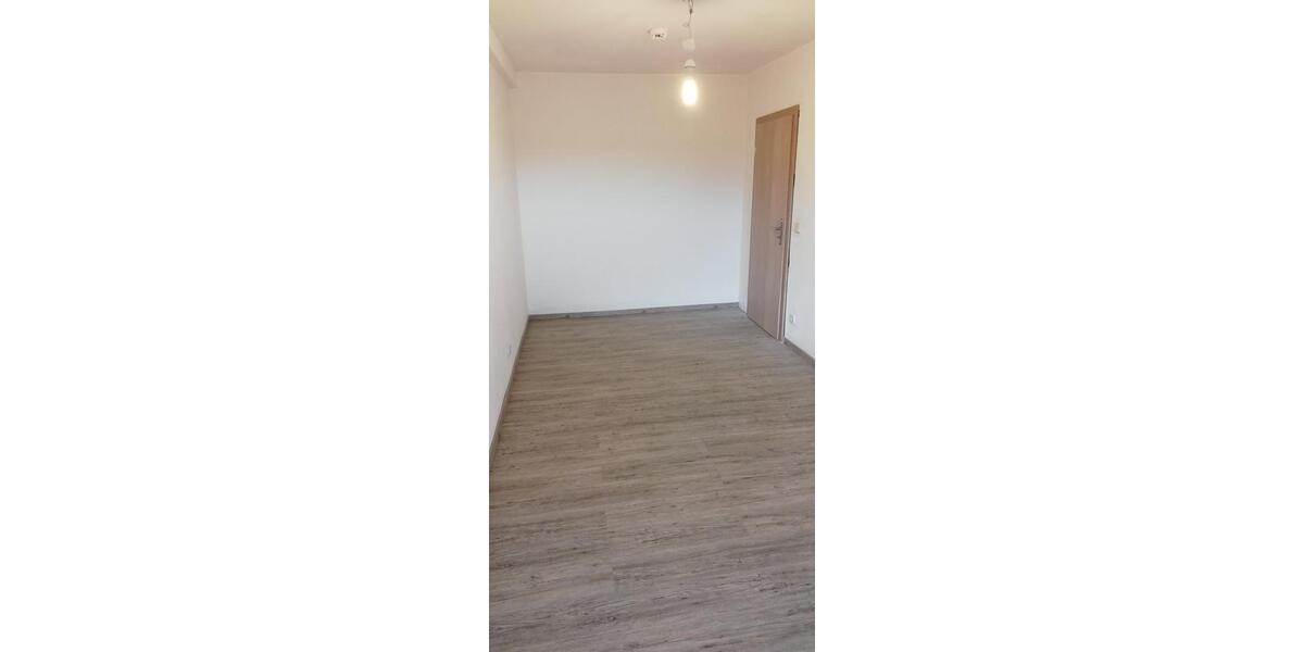Dachgeschoßwohnung Saarbrücken - 3 Zimmer, 70 m&sup2;, 560&euro; | Angebot:25838102