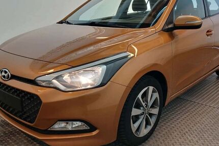 Hyundai i20 53.400 km 8.990 &euro; Saarbrücken 66121