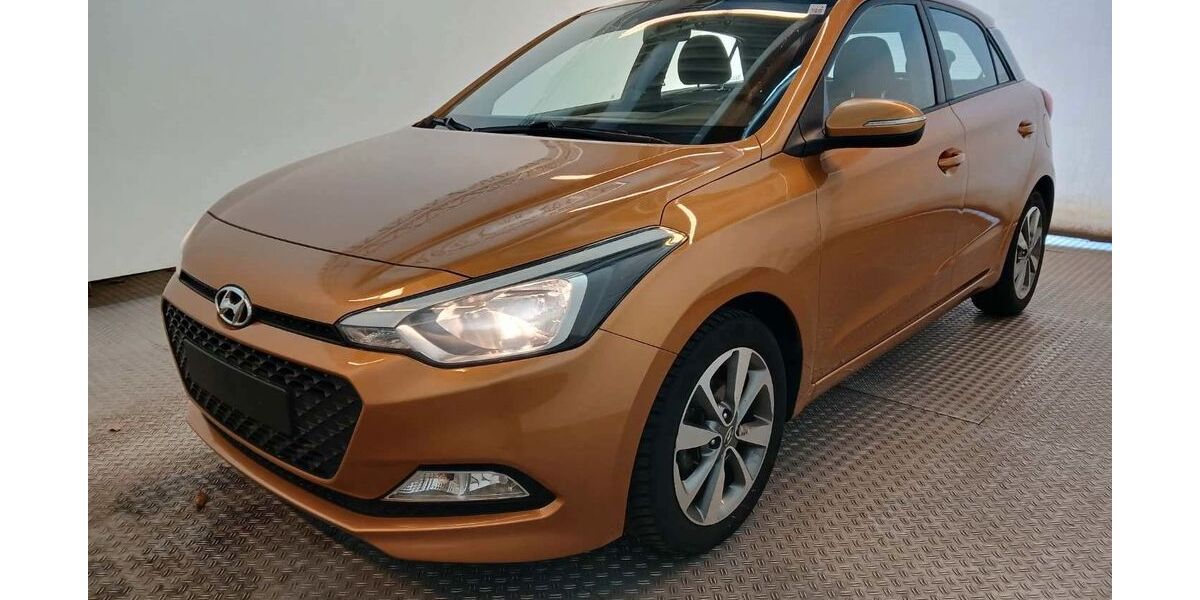 Hyundai i20 53.400 km 8.990 &euro; Saarbrücken 66121