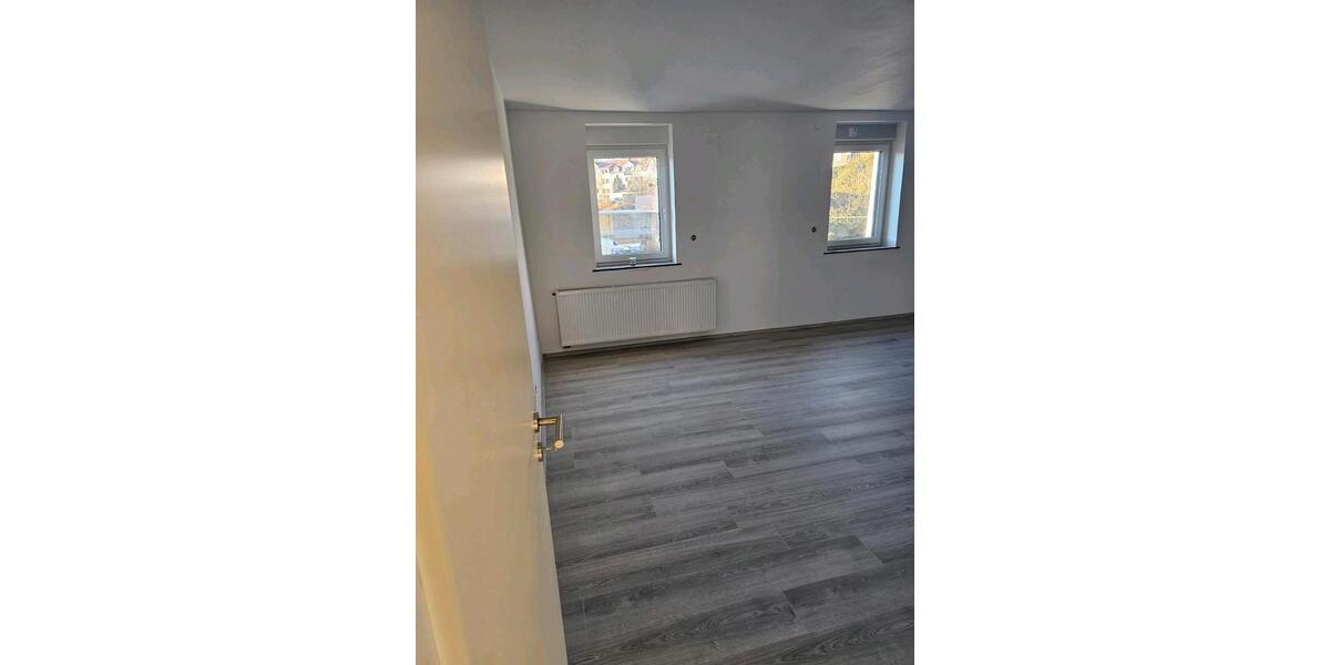 Etagenwohnung Neunkirchen - 5 Zimmer, 120 m&sup2;, 950&euro; | Angebot:25539818