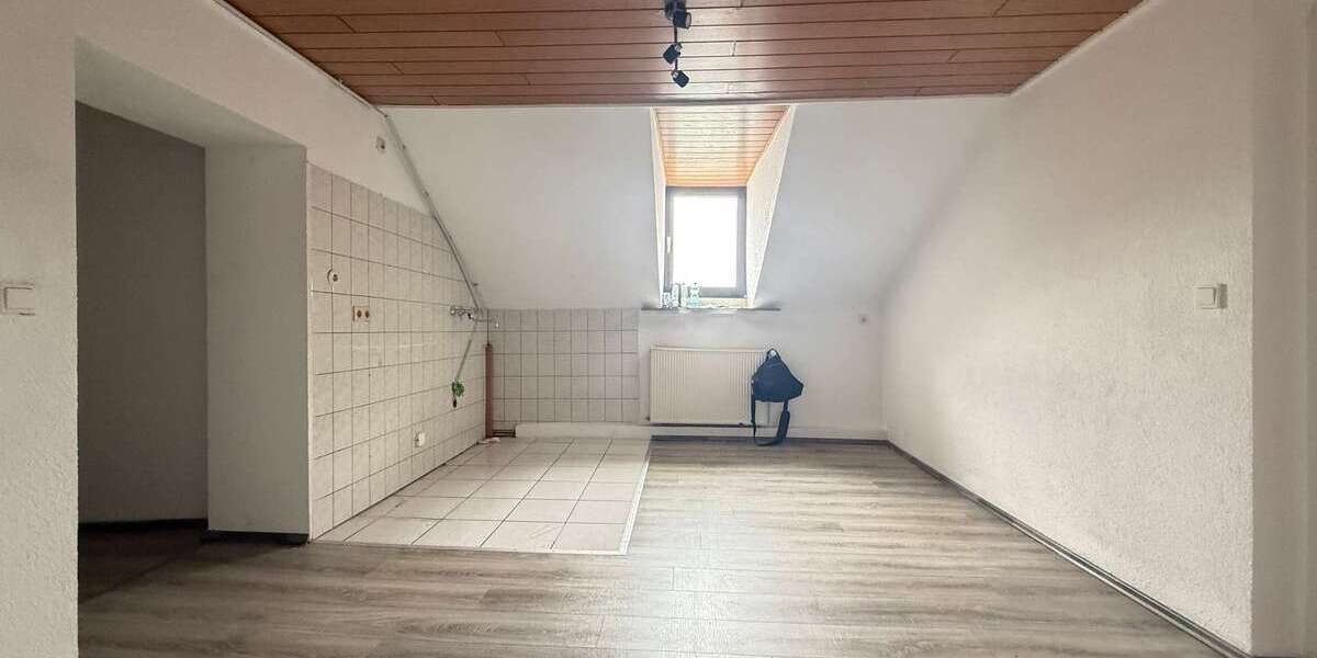 Gemütliche 3-Zimmer-Dachgeschosswohnung mit ca. 72 m² in Friedrichsthal-Bildstock - 3- Friedrichsthal | Angebot:27312609