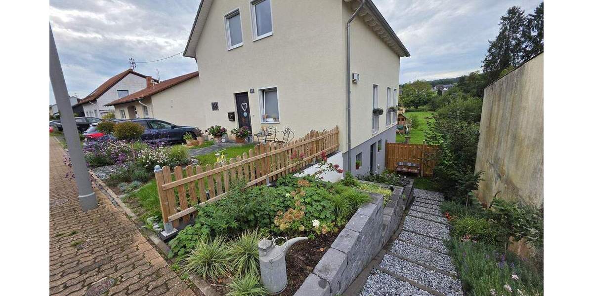 Einfamilienhaus Saarwellingen Reisbach - 6 Zimmer, 198 m&sup2;, 539.000&euro; | Angebot:25686137