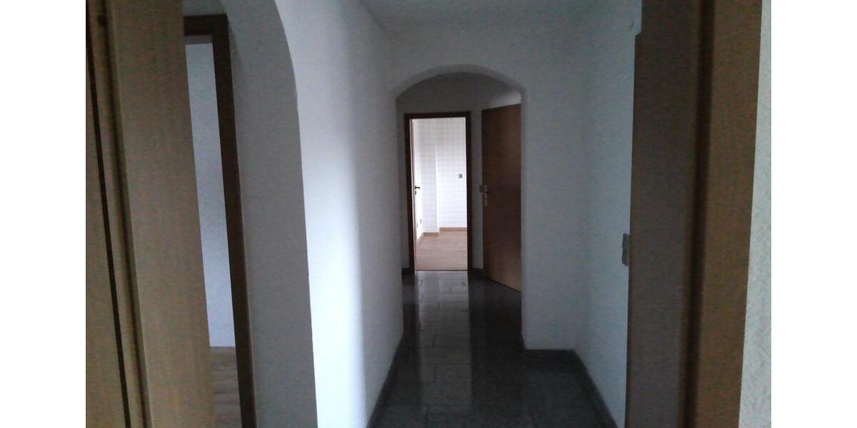 Dachgeschoßwohnung Quierschied - 4 Zimmer, 100 m&sup2;, 620&euro; | Angebot:25639253