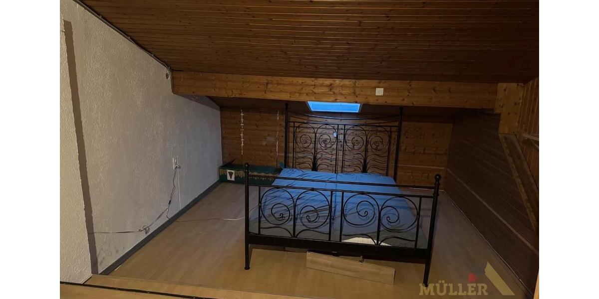 Etagenwohnung Schwalbach - 5 Zimmer, 130 m&sup2;, 1.000&euro; | Angebot:25235607