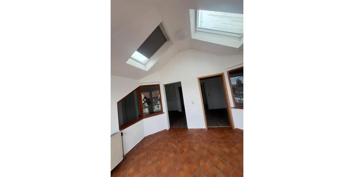 Dachgeschoßwohnung Völklingen - 3 Zimmer, 110 m&sup2;, 950&euro; | Angebot:25589315