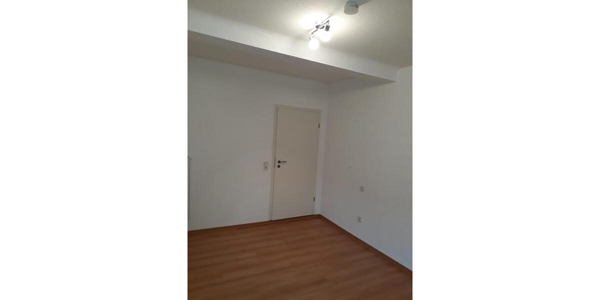 Etagenwohnung Ottweiler - 3 Zimmer, 75 m&sup2;, 625&euro; | Angebot:25954764