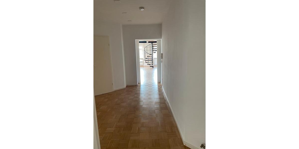 Maisonettenwohnung Homburg - 3.5 Zimmer, 125 m&sup2;, 1.000&euro; | Angebot:25930221
