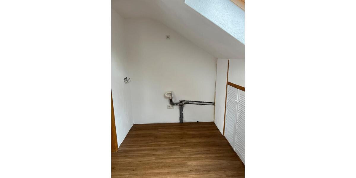 Dachgeschoßwohnung Neunkirchen - 2 Zimmer, 65 m&sup2;, 490&euro; | Angebot:25921066