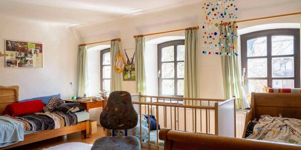 Mehrfamilienhaus, Wohnhaus Blieskastel Breitfurt - 7 Zimmer, 241 m&sup2;, 299.000&euro; | Angebot:25667229