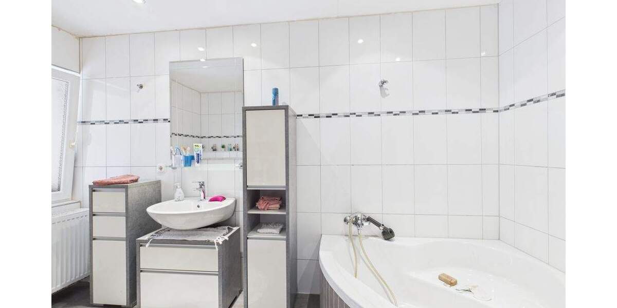 Mehrfamilienhaus, Wohnhaus Eppelborn / Wiesbach Wiesbach - 7 Zimmer, 239 m&sup2;, 220.000&euro; | Angebot:25687894