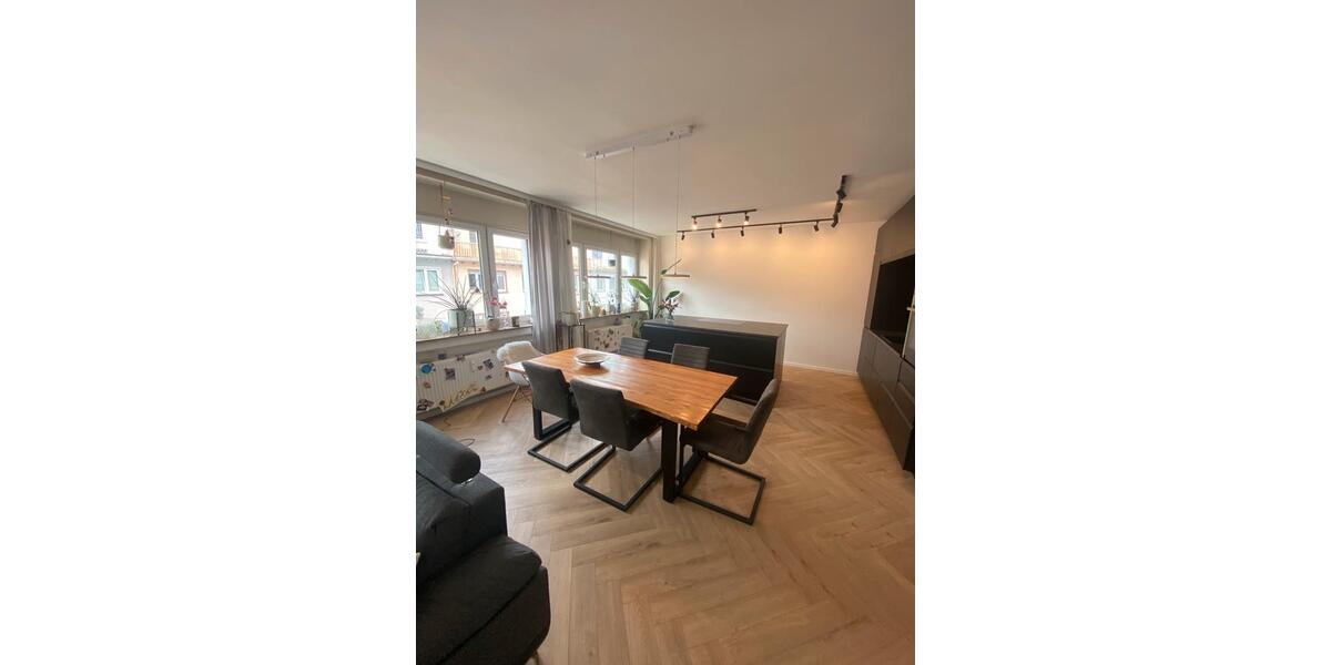 Etagenwohnung Saarbrücken - 3 Zimmer, 84 m&sup2;, 800&euro; | Angebot:26696397