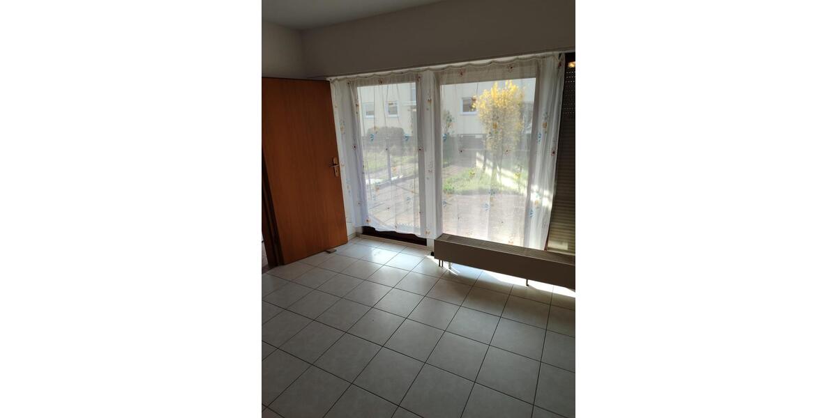 Etagenwohnung Waldmohr - 5 Zimmer, 143 m&sup2;, 1.390&euro; | Angebot:25539903