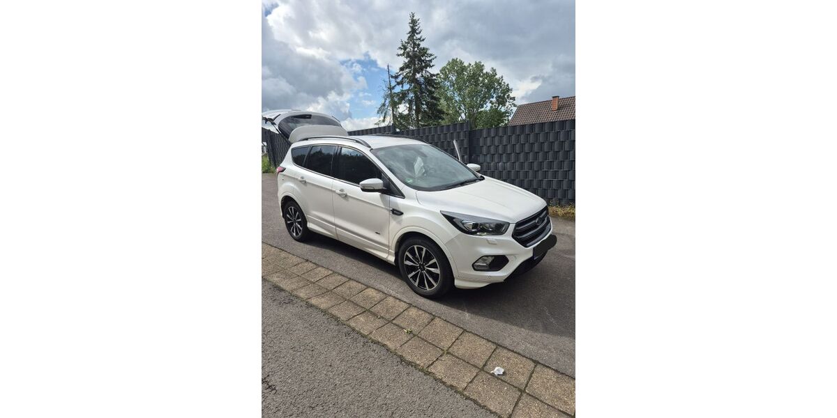 Ford Kuga 45.000 km 18.900 &euro; Bous 66359