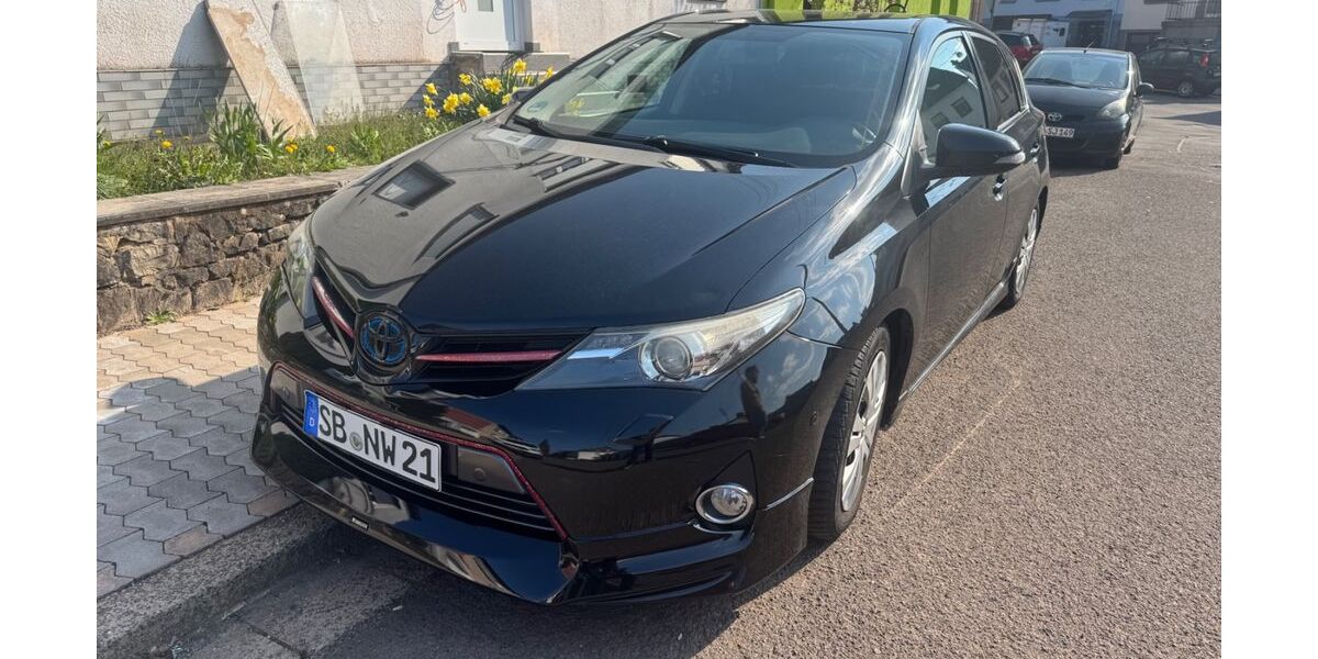 Toyota Auris 157.300 km 8.400 &euro; Püttlingen 66346
