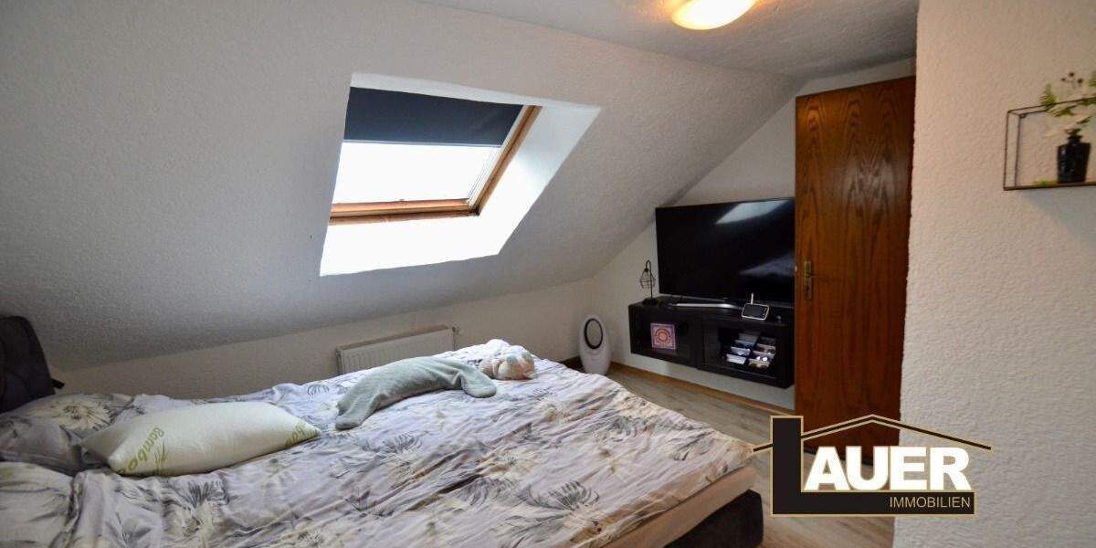 Einfamilienhaus Saarbrücken Altenkessel - 6 Zimmer, 144 m&sup2;, 245.000&euro; | Angebot:25729526