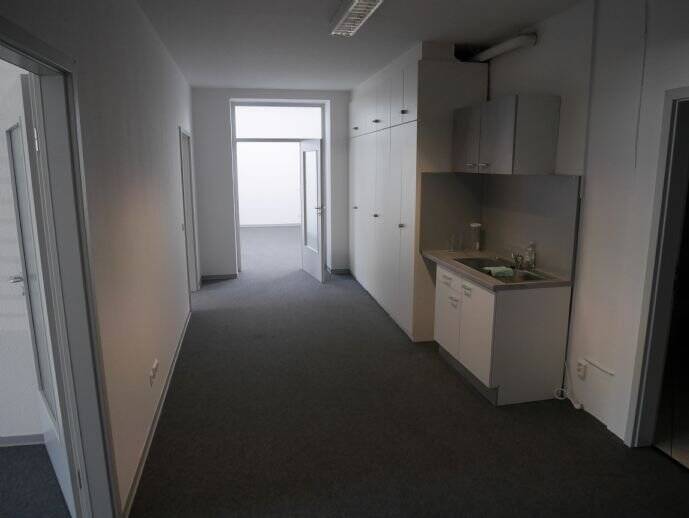 Gewerbeobjekt Saarbrücken Malstatt - 4 Zimmer, 160 m&sup2;, 1.250&euro; | Angebot:25666351