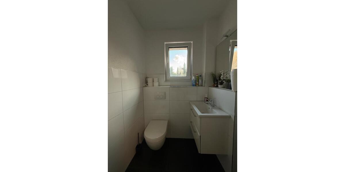 Etagenwohnung Saarbrücken Neue Bremm - 4 Zimmer, 160 m&sup2;, 2.400&euro; | Angebot:26023054