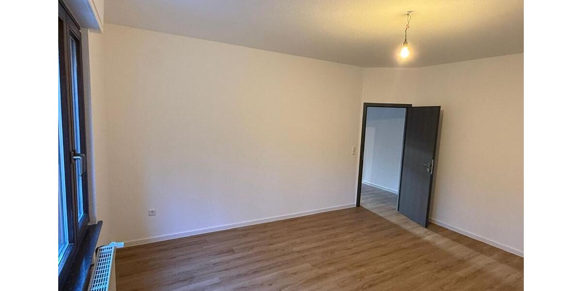 Etagenwohnung Großrosseln - 4 Zimmer, 101 m&sup2;, 980&euro; | Angebot:25757323