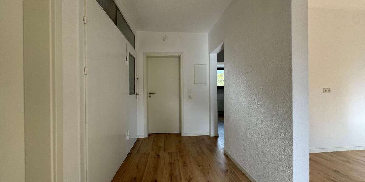 Sanierte und gepflegte 3ZKB Dachgeschosswohnung in St. Ingbert-Rentrisch - Dachgeschoßwohnung Sankt Ingbert | Angebot:27312578