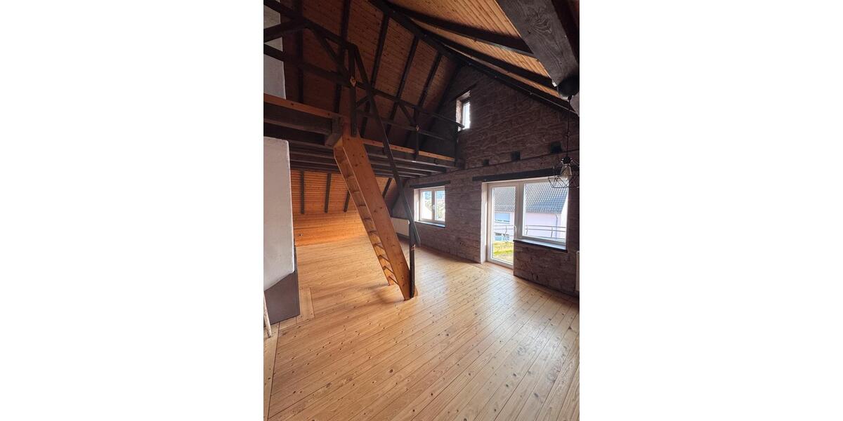 Dachgeschoßwohnung Eppelborn - 4 Zimmer, 120 m&sup2;, 800&euro; | Angebot:25841213