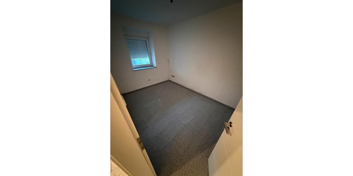 Erdgeschoßwohnung Schmelz - 3 Zimmer, 105 m&sup2;, 800&euro; | Angebot:25107141