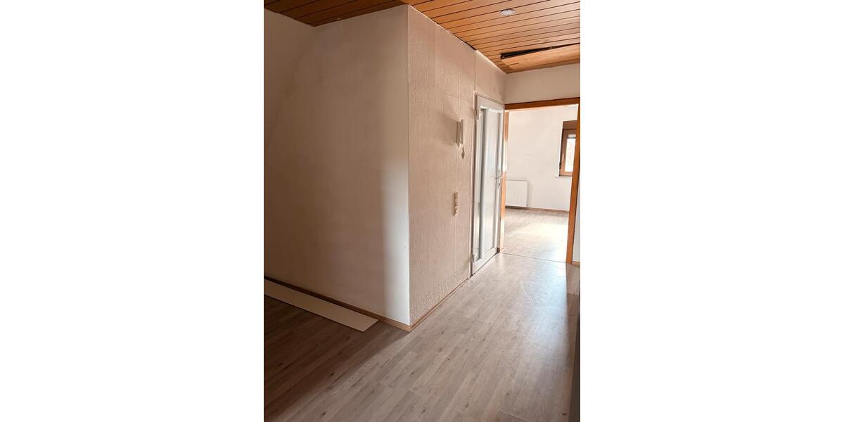 Etagenwohnung Saarbrücken West - 3 Zimmer, 75 m&sup2;, 790&euro; | Angebot:25787264