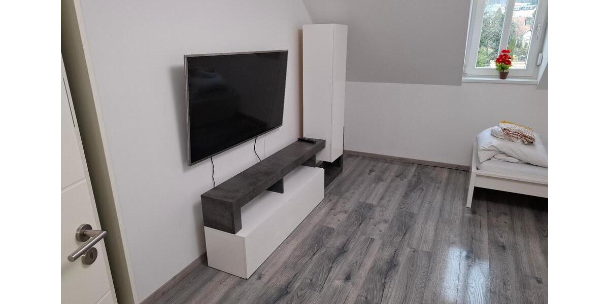 Dachgeschoßwohnung Saarbrücken Neue Bremm - 4 Zimmer, 84 m&sup2;, 840&euro; | Angebot:25331927