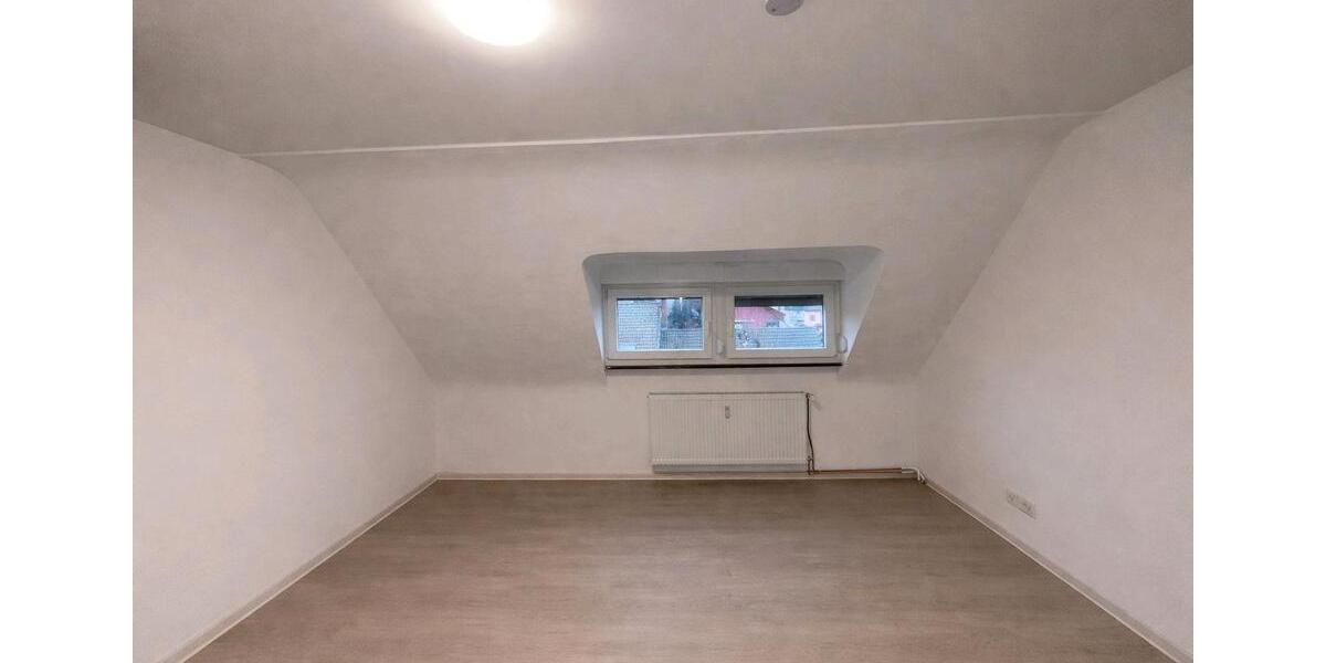 Dachgeschoßwohnung Völklingen - 4 Zimmer, 70 m&sup2;, 600&euro; | Angebot:25524391