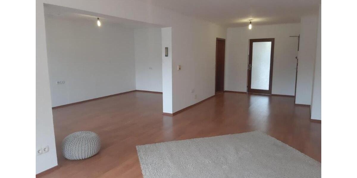 Etagenwohnung Saarlouis - 5 Zimmer, 110 m&sup2;, 1.050&euro; | Angebot:24127061