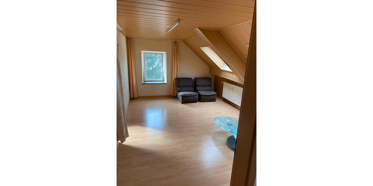 Dachgeschoßwohnung Schmelz - 2 Zimmer, 50 m&sup2;, 650&euro; | Angebot:26131357