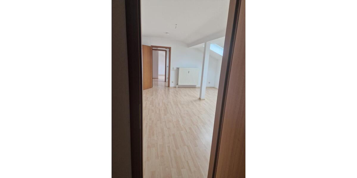 Dachgeschoßwohnung Saarbrücken Kieselhumes - 3.5 Zimmer, 115 m&sup2;, 995&euro; | Angebot:25546281