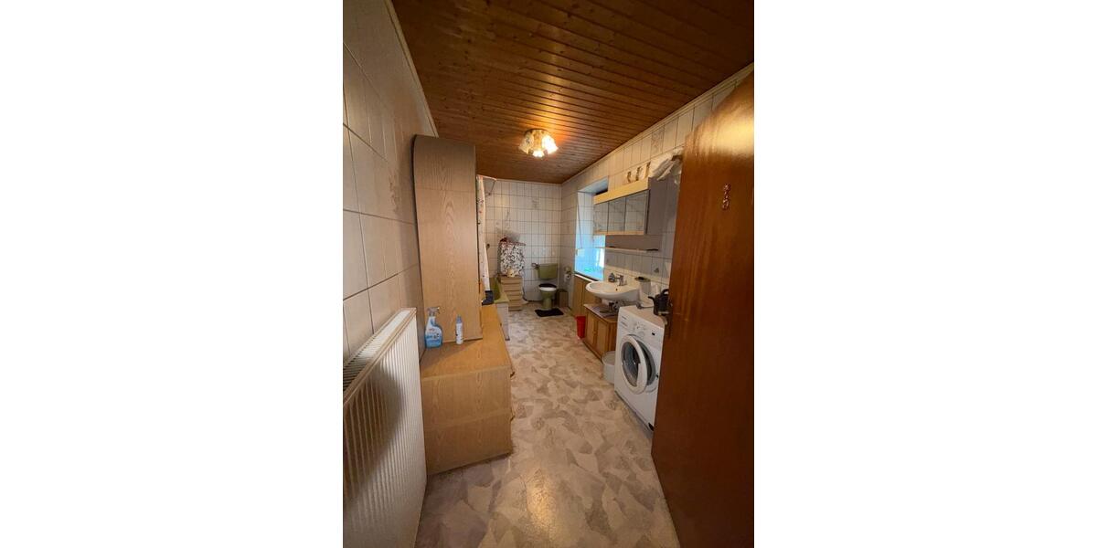 Reihenhaus Sulzbach (Saar) - 9 Zimmer, 229 m&sup2;, 140.000&euro; | Angebot:26642930