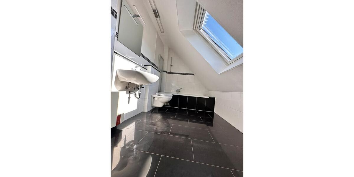 Dachgeschoßwohnung Dillingen (Saar) - 2 Zimmer, 20 m&sup2;, 390&euro; | Angebot:25539832