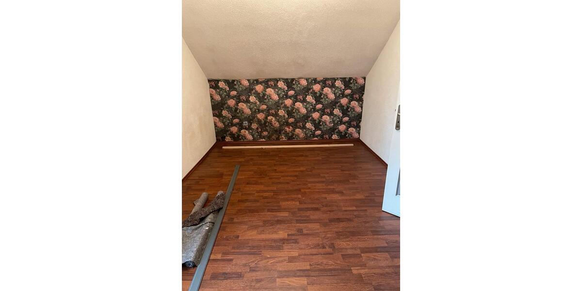 Dachgeschoßwohnung Sulzbach (Saar) - 2 Zimmer, 70 m&sup2;, 700&euro; | Angebot:25530138