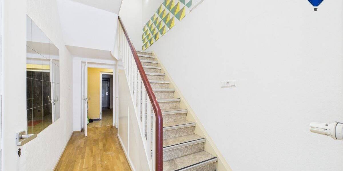 Reihenmittelhaus Dillingen - 7 Zimmer, 230 m&sup2;, 279.000&euro; | Angebot:25673957