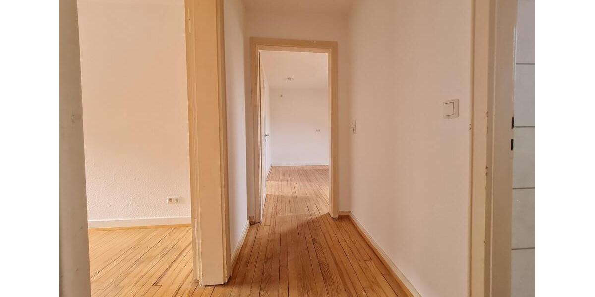 Dachgeschoßwohnung Saarbrücken West - 4 Zimmer, 100 m&sup2;, 850&euro; | Angebot:25378186